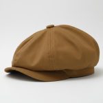 Casquette gavroche caramel cognac sur fond blanc, photo studio produit e-commerce