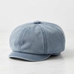 Casquette gavroche denim lavé bleu clair fond blanc studio