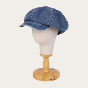 Casquette gavroche jean bleu moyen délavé sur mannequin