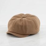 Casquette gavroche kaki uni fond blanc studio