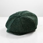 Casquette gavroche laine mouchetée vert fond blanc studio