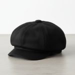 Casquette gavroche noir uni fond blanc studio